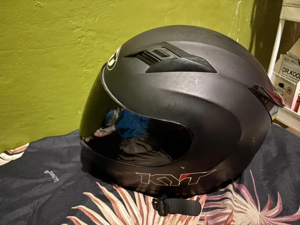 Jual helm KYT R10