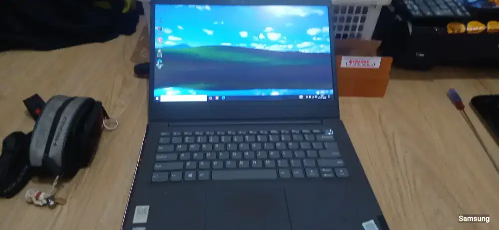 Laptop Lenovo v14 Ada