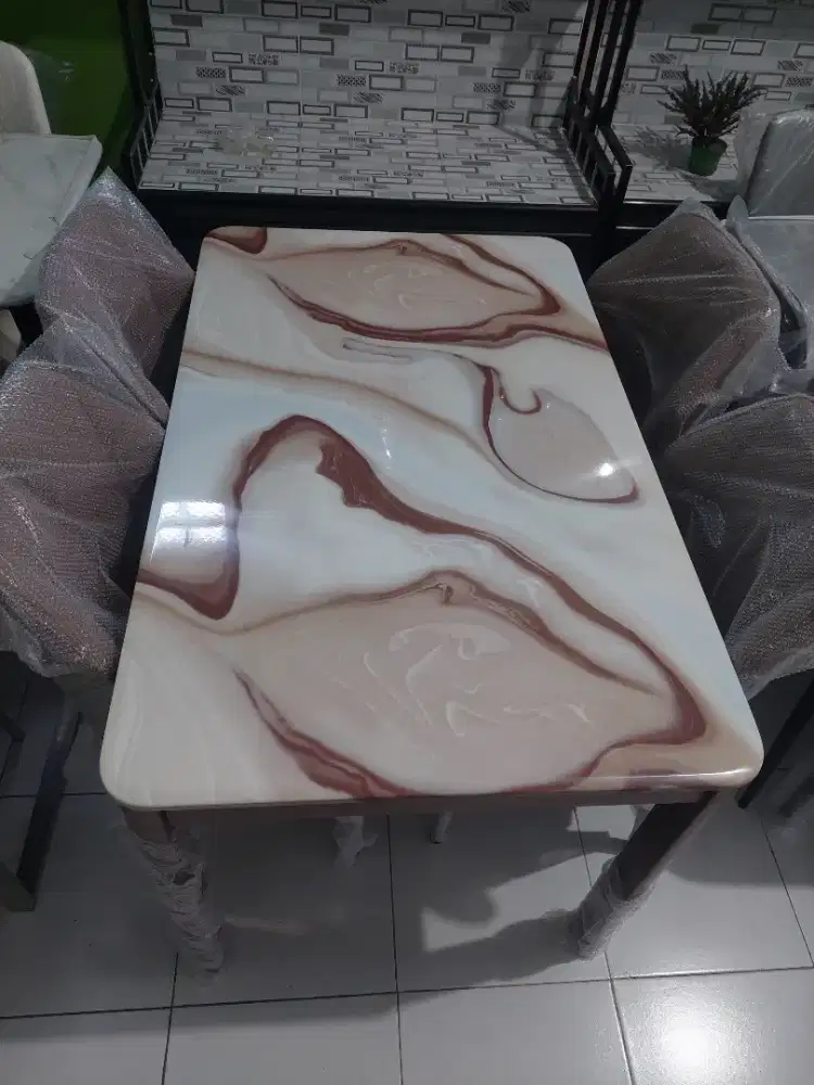 Meja makan metto mako kursi 4