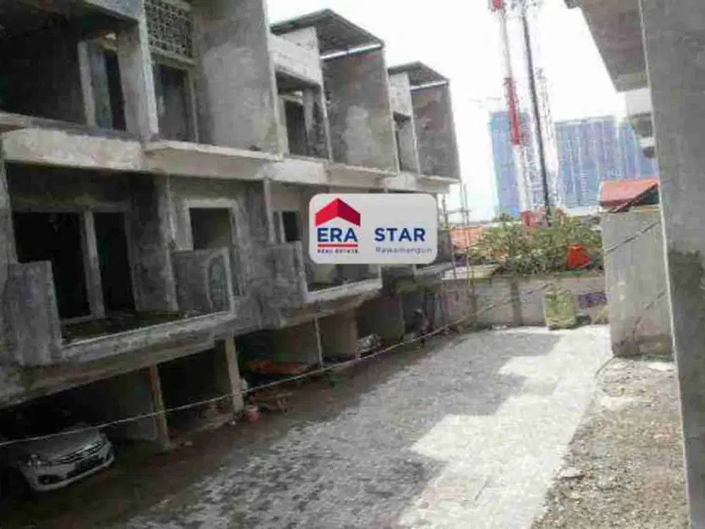 Town House 8 unit setengah jadi dijual murah di Menteng Atas Jaksel.