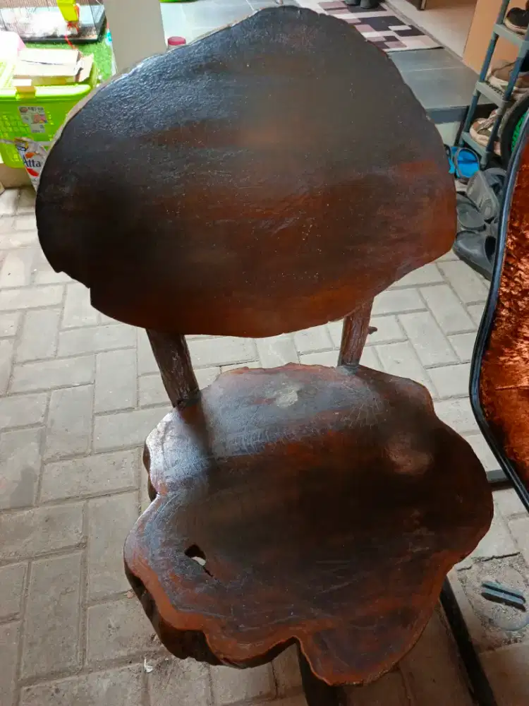 Kursi dan meja kayu jati
