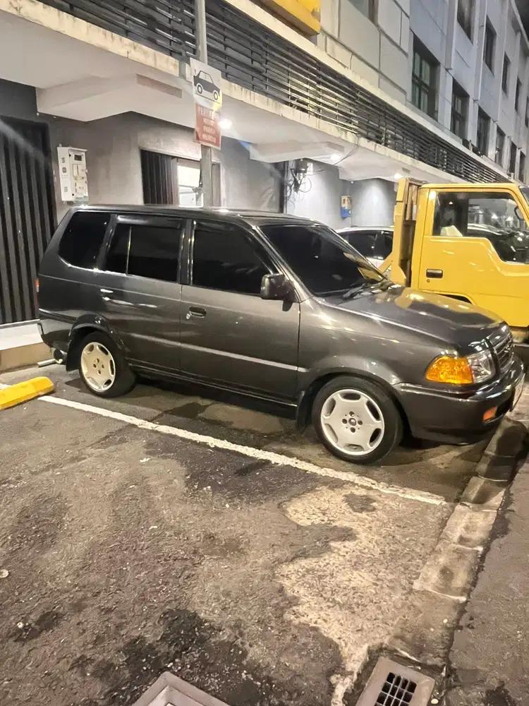 Toyota Kijang 2000 Bensin