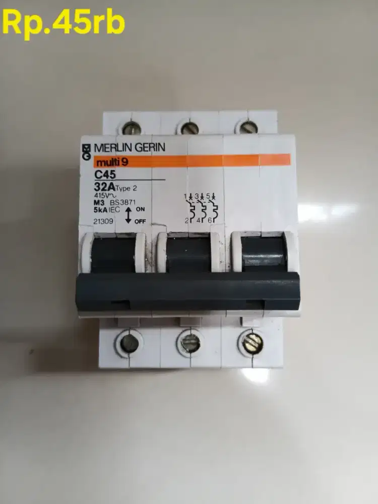 Mcb Merlin gerin 32A