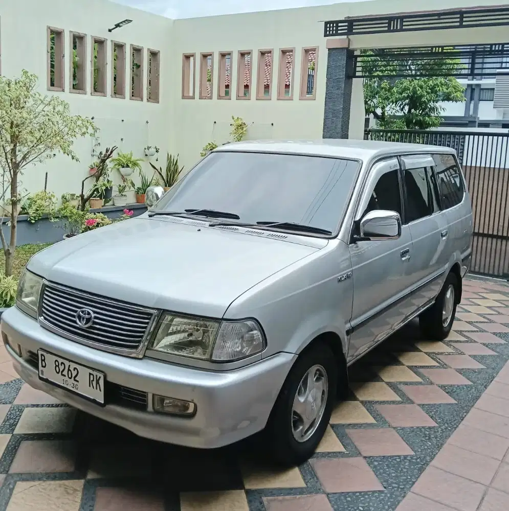 Toyota Kijang Lgx 2000 Bensin