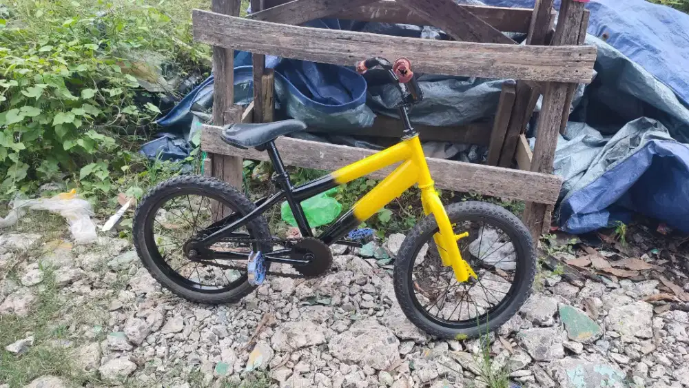 Sepeda BMX 16 second