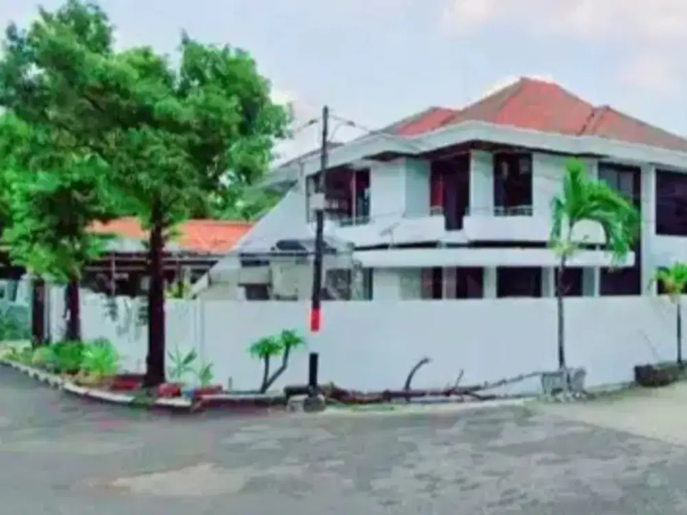 Rumah taman pondok indah wiyung, dekat gunung sari babatan royal graha