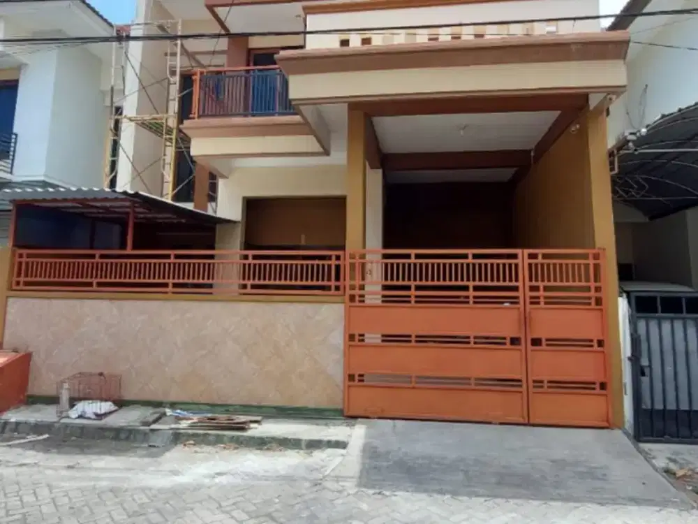 Disewakan Rumah 2 lantai Siap Huni di Lebak Indah Regency, dekat Mulyosari, Sutorejo, MERR, Pakuwon City