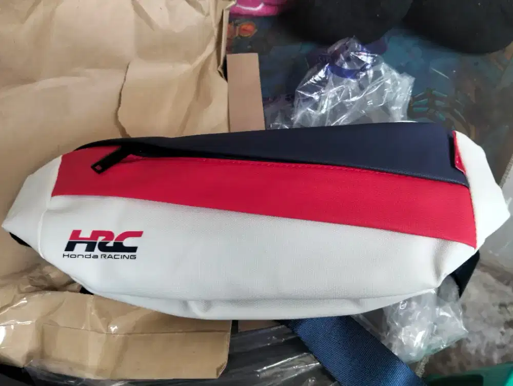 HRC24 RWB SLINGBAG