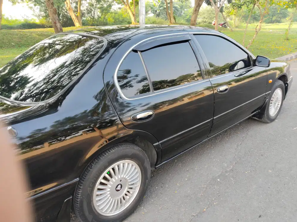 Nissan Infiniti 1997 Bensin
