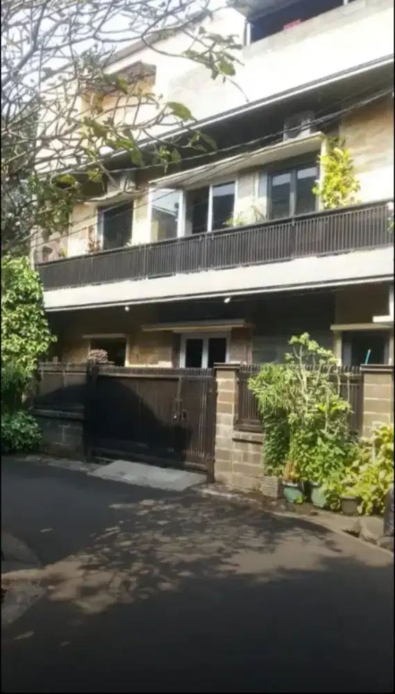 Kos AC di Mampang 8 Residence Bersih. Kamar Baru bangun. Fresh.