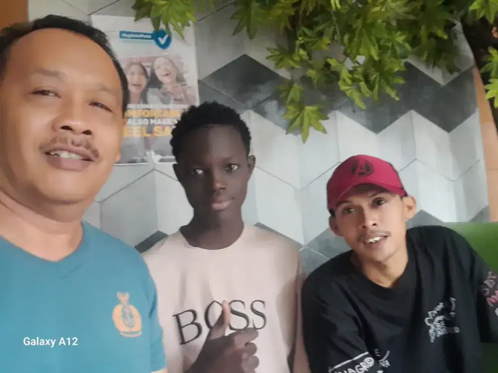 Siap kerja apapun yang peting dapat uang hehe