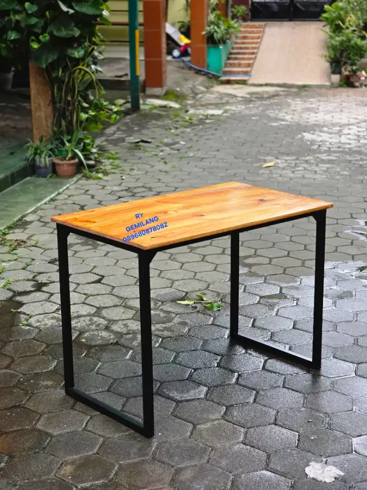 Meja kerja rangka besi hollo
