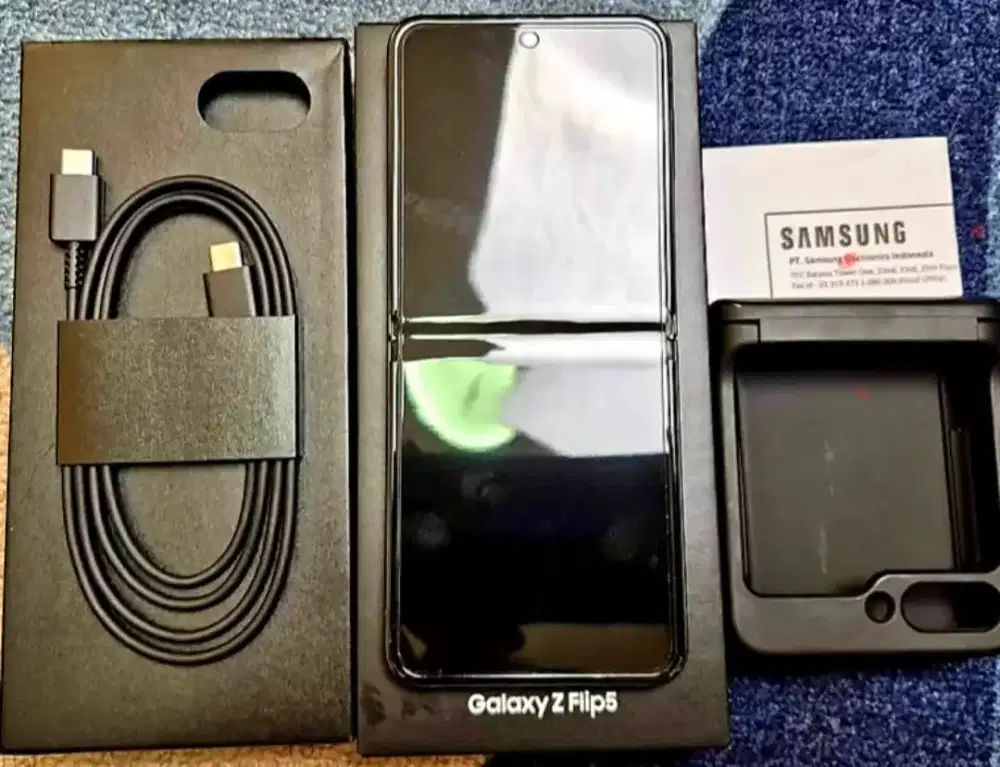 Z Flip 5 kondisi bagus