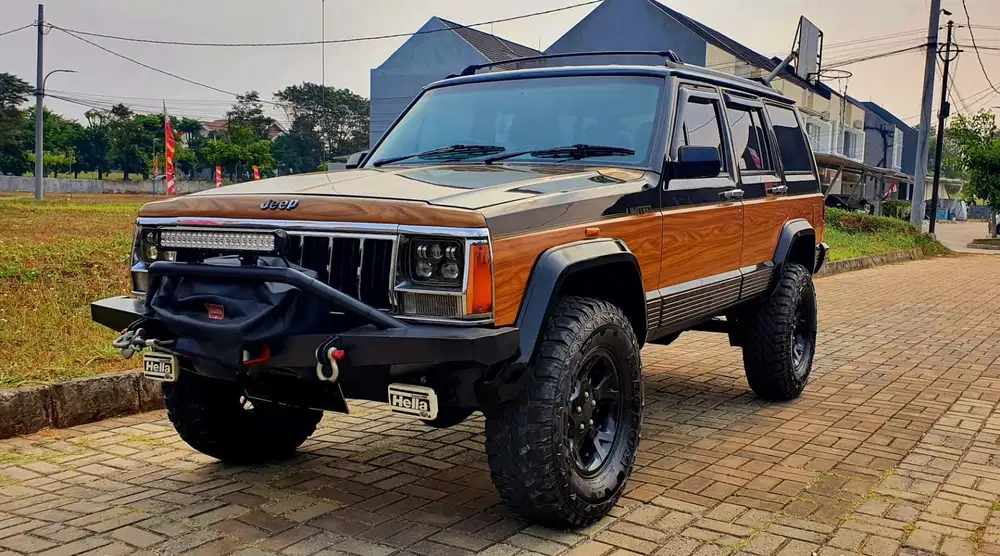 Jeep Cherokee XJ 4.0 V6 Tahun 1994