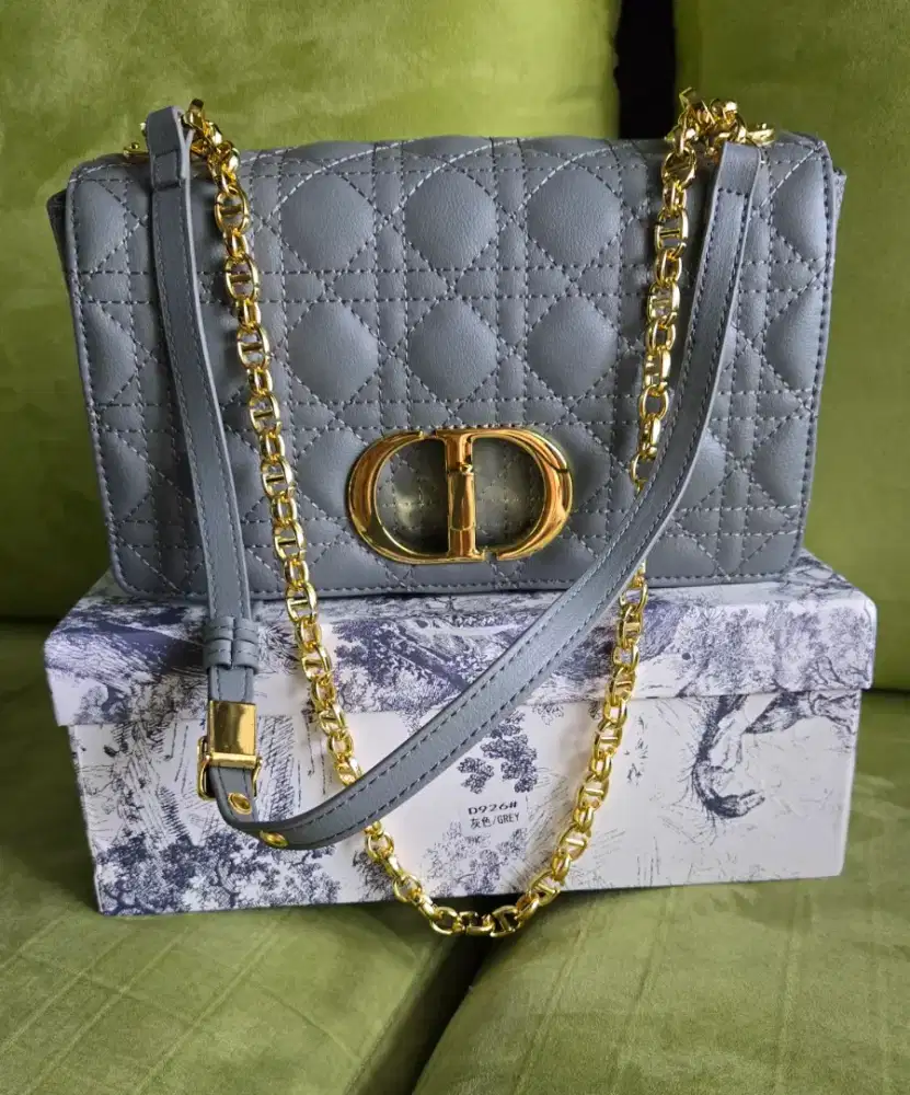 CARO MEDIUM BAG IN GREY CANNAGE CALFSKIN GHW