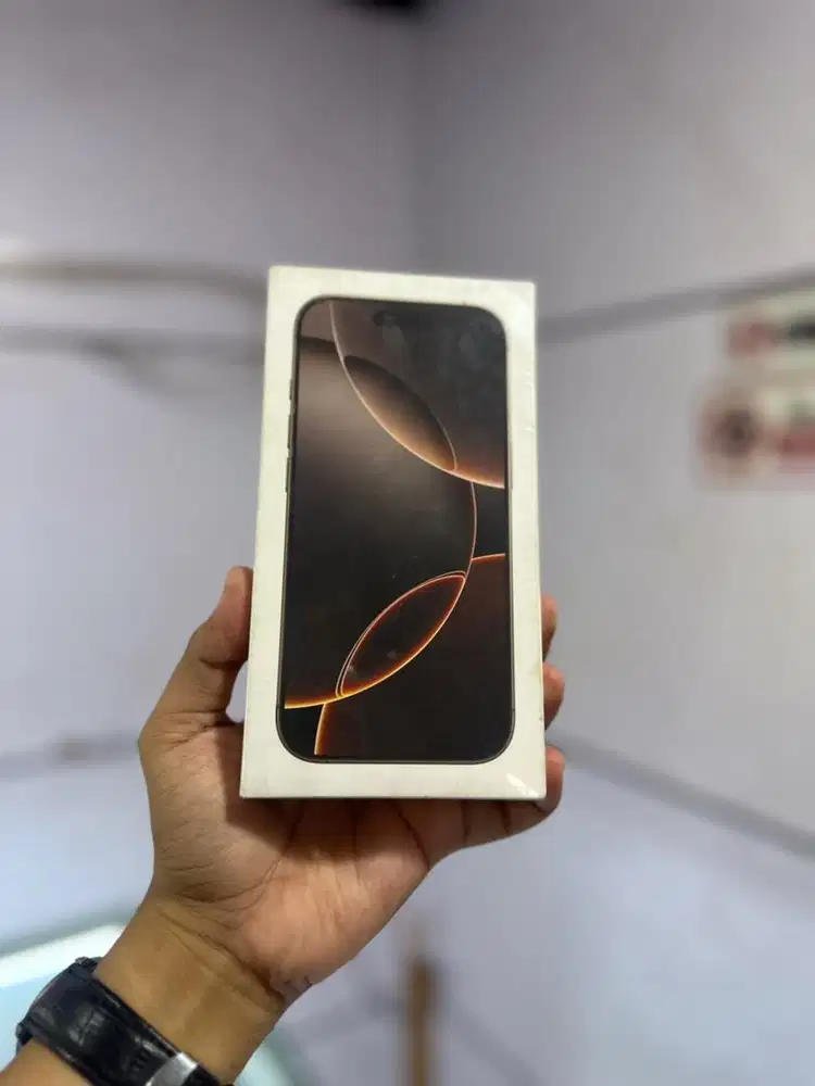 IPHONE 13 128GB ALL OPERATOR FULLSET, LIKE NEW, FUNGSI NORMAL SEMUA..