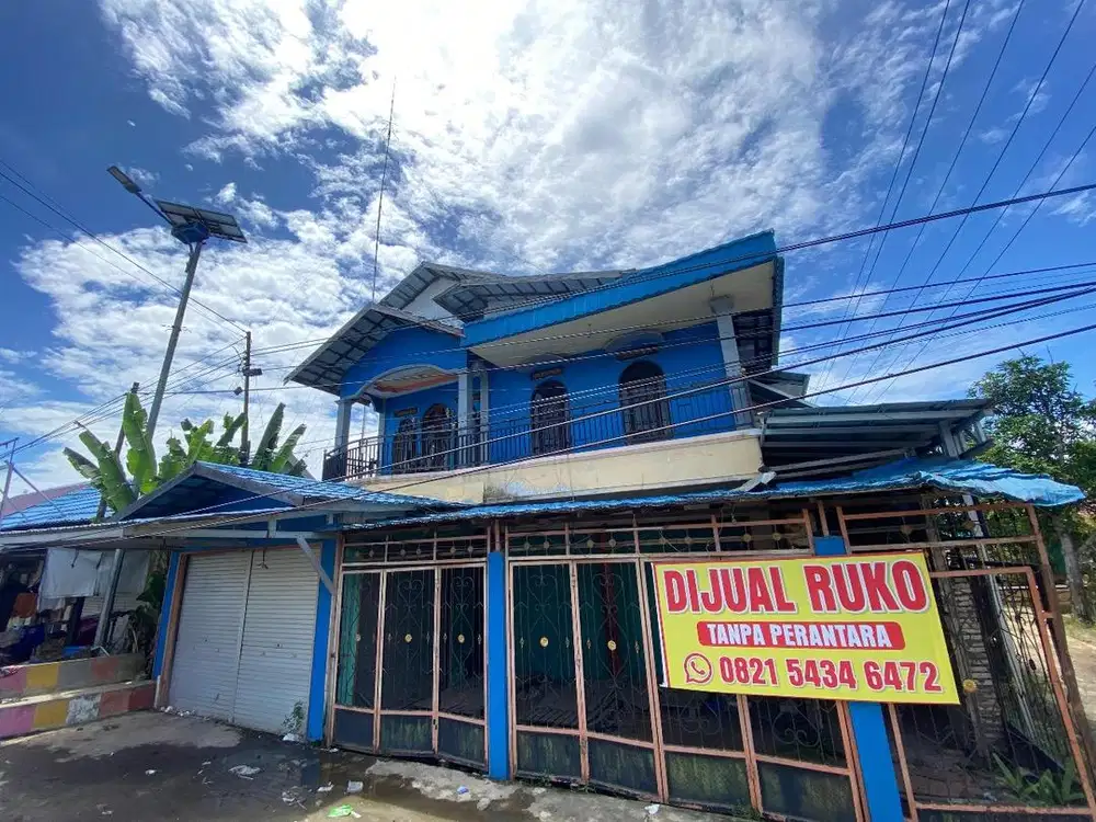 Rumah 2 Lantai Pinggir Jalan