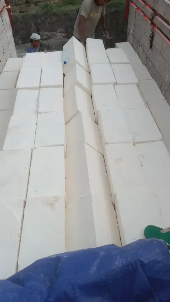 Batu kumbung pondasi