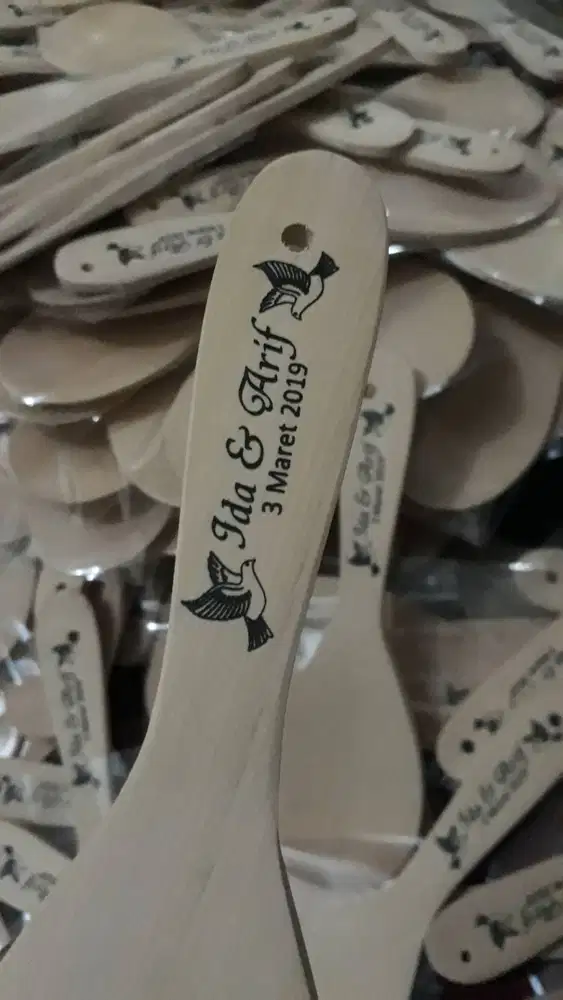 Souvenir centong sablon kemasan plastik