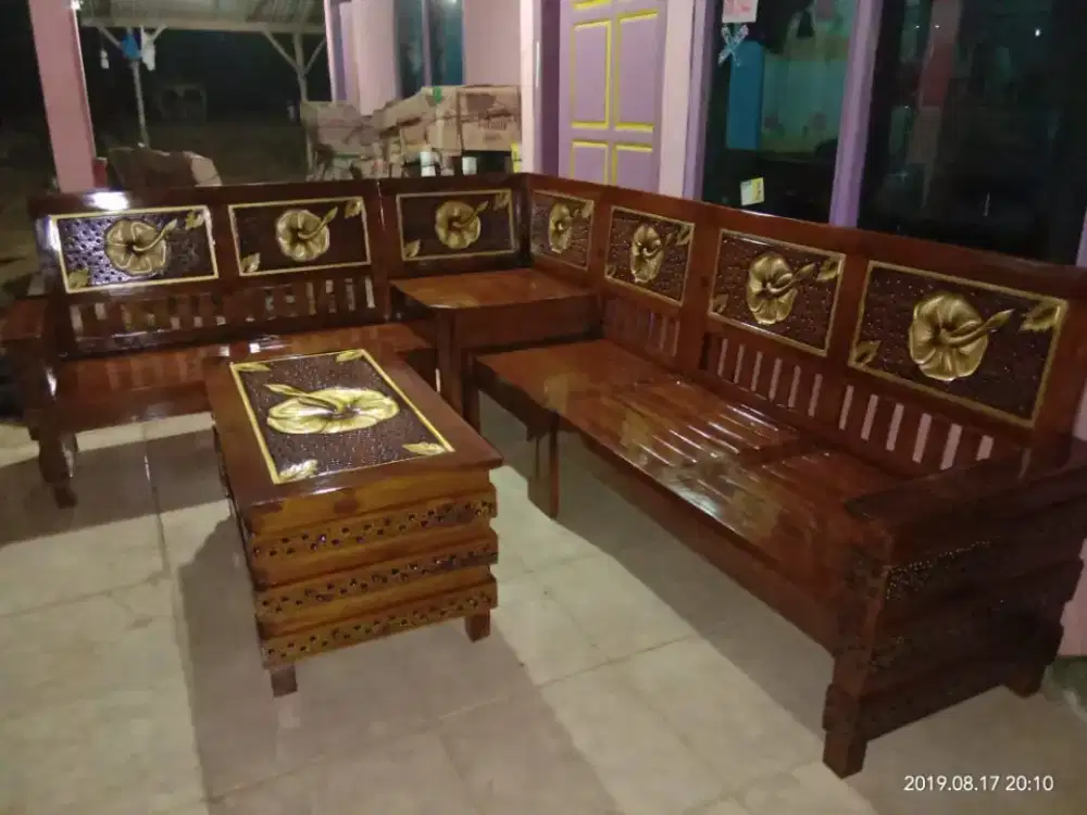 Kursi tamu sudut ukir minimalis