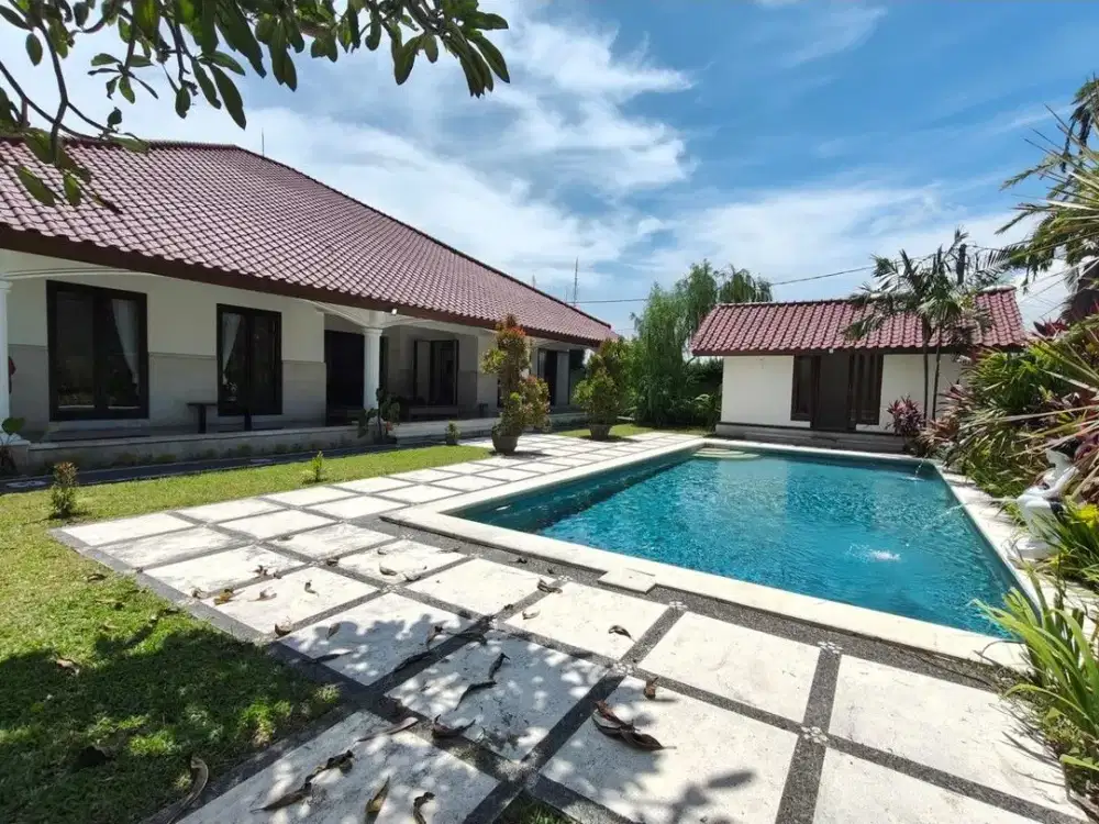 Newly Renovated 4 Bedrooms Villa With Big Garden In Ketewel, Gianyar