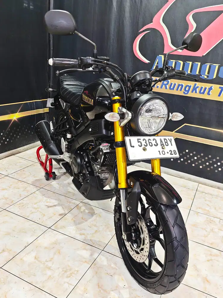 CSR 155cc black glossy shock gold retro mewah.Anugerah motor rungkut