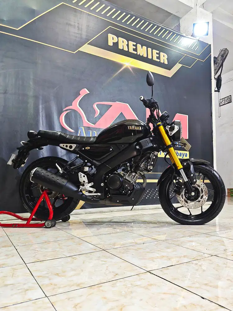 CSR 155cc black glossy shock gold retro mewah.Anugerah motor rungkut
