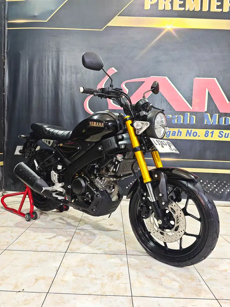 XSR 155cc black glossy shock gold retro mewah.Anugerah motor rungkut