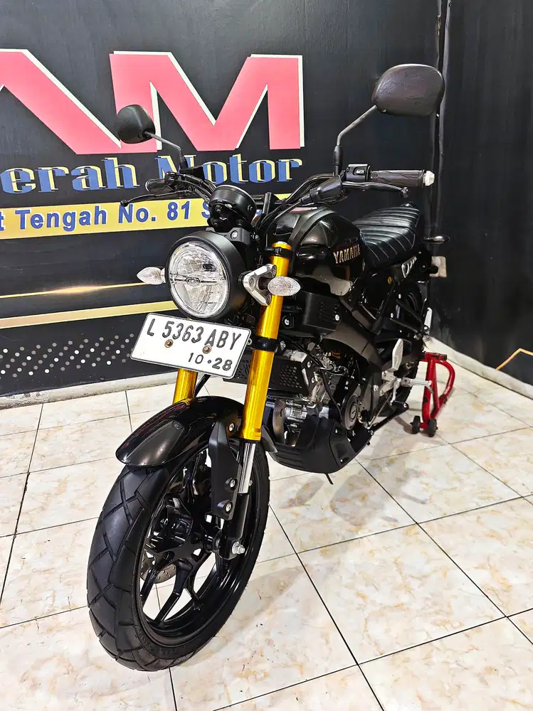XSR 155cc black glossy shock gold retro mewah.Anugerah motor rungkut