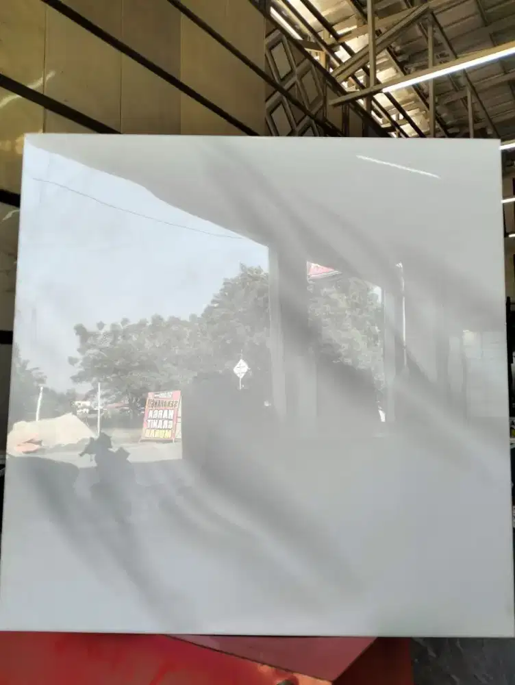 Granit lantai ukuran 60cm x 60cm