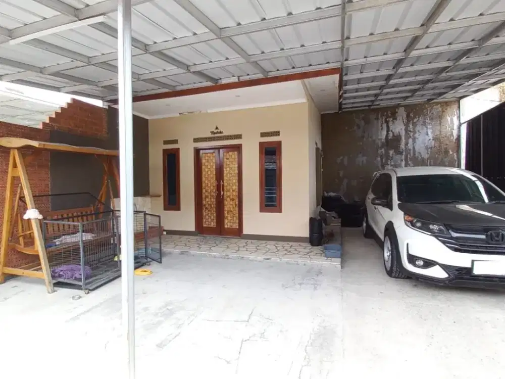 Dijual Cepat Rumah bisa untuk Gudang di Jl Raya Cipatik