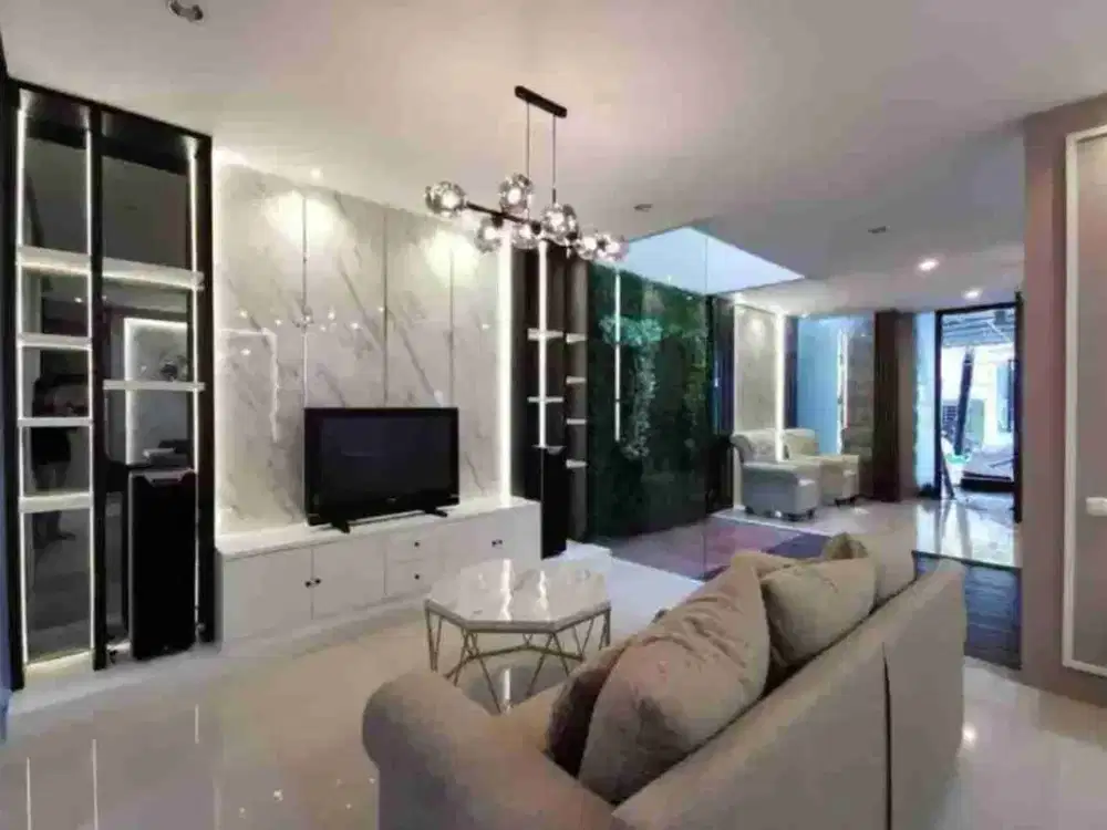 Rumah Mewah 2 Lantai Perum Riverside Private Cluster