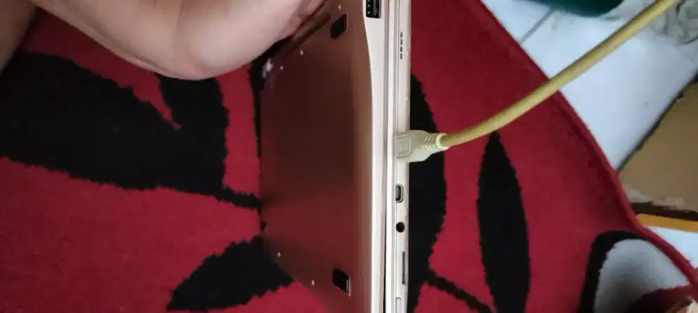 DIJUAL TABLET MEREK AXIO KONDISI (BEKAS)