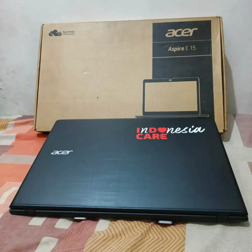Laptop Acer Aspire E15 AMD FX-9800P RAM 8GB, SSD 128GB, HDD 1TB