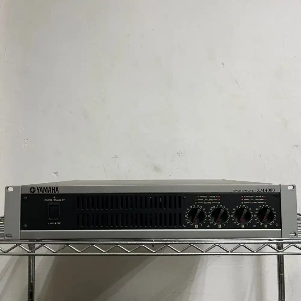 power amplifier Yamaha XM4080 audio amp