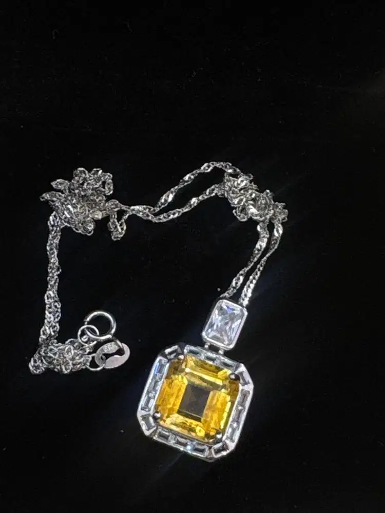 CITRINE PENDANT NECKLACE