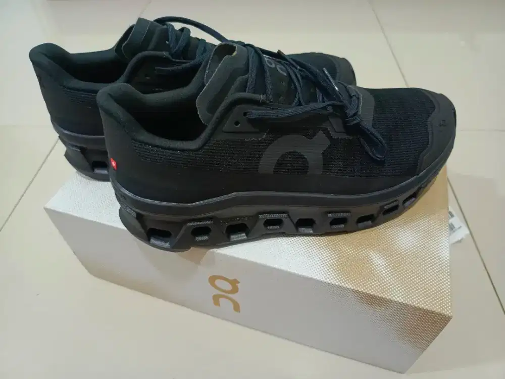 Sepatu On CloudMonster Void Black