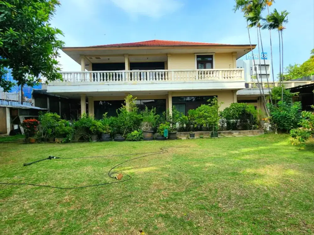 Rumah Mewah Luas dengan Paviliun di H. Nawi, Gandaria Utara – Kebayoran Baru (SHM)