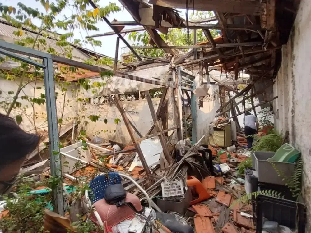 TERMURAH RUMAH TUA HITUNG TANAH DI Sawah Besar JAKARTA PUSAT