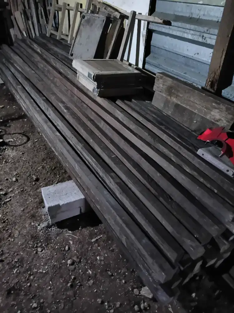 Dijual borongan kayu hitam ukuran balok dan kaso