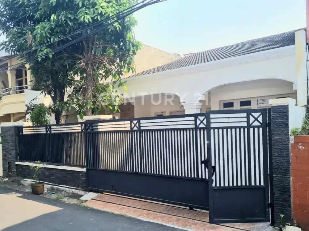 RUMAH LUAS, NYAMAN DAN ASRI  LOKASI STRATEGIS DI TEBET