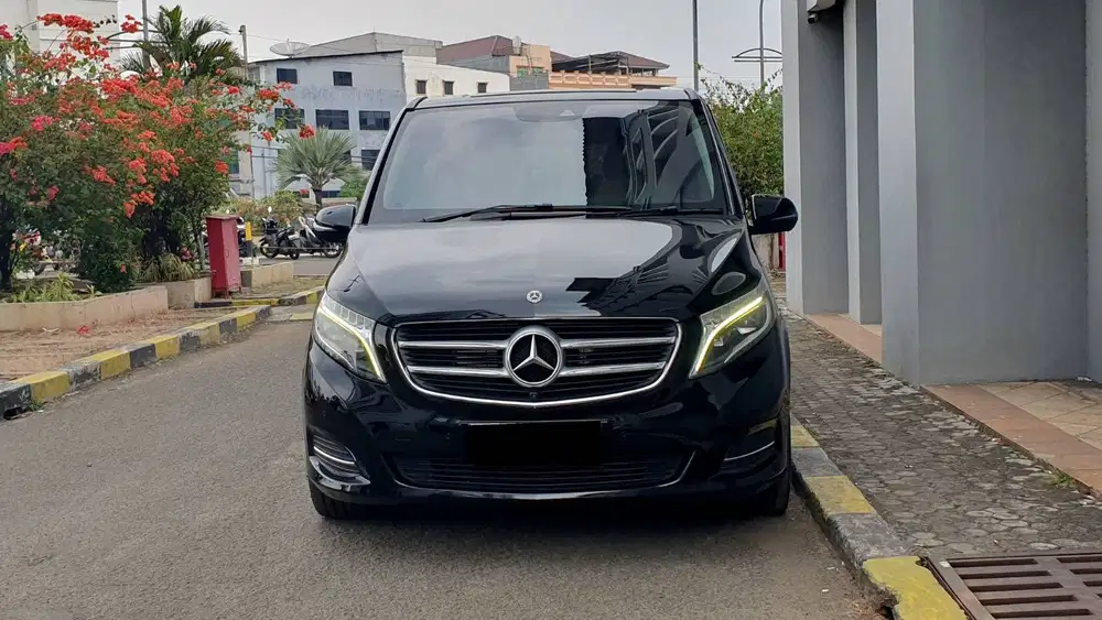 Mercedes Benz Viano V Class V260 Avantgarde Line CBU 2018 Low Km Recor
