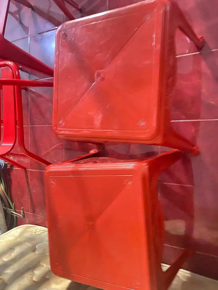 meja fiber dan meja plastik