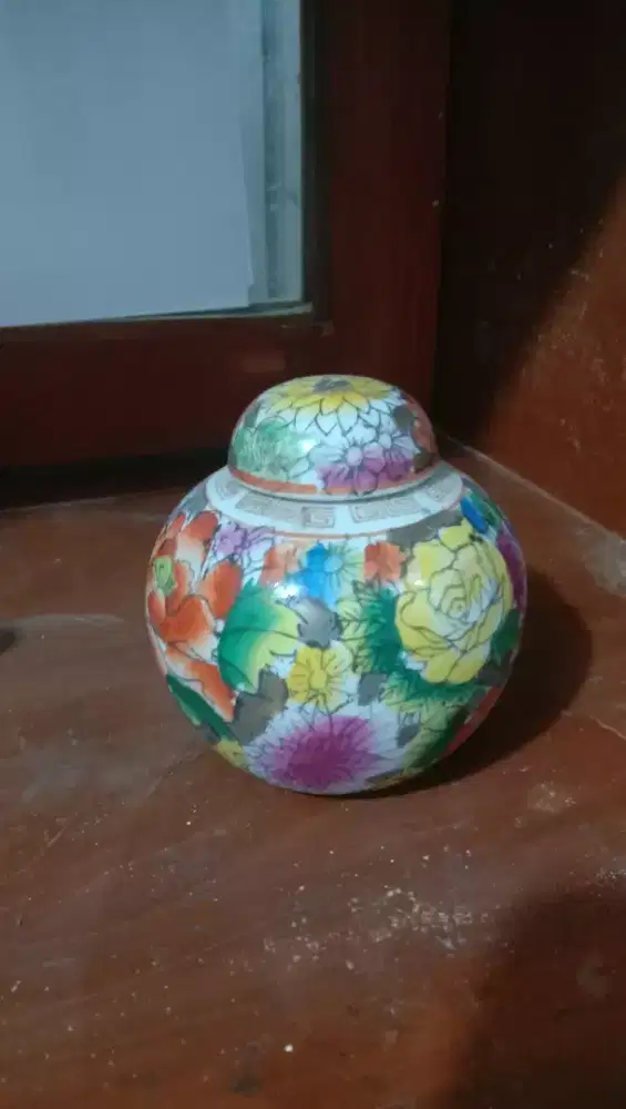 Gentong kecil atau teko kecil