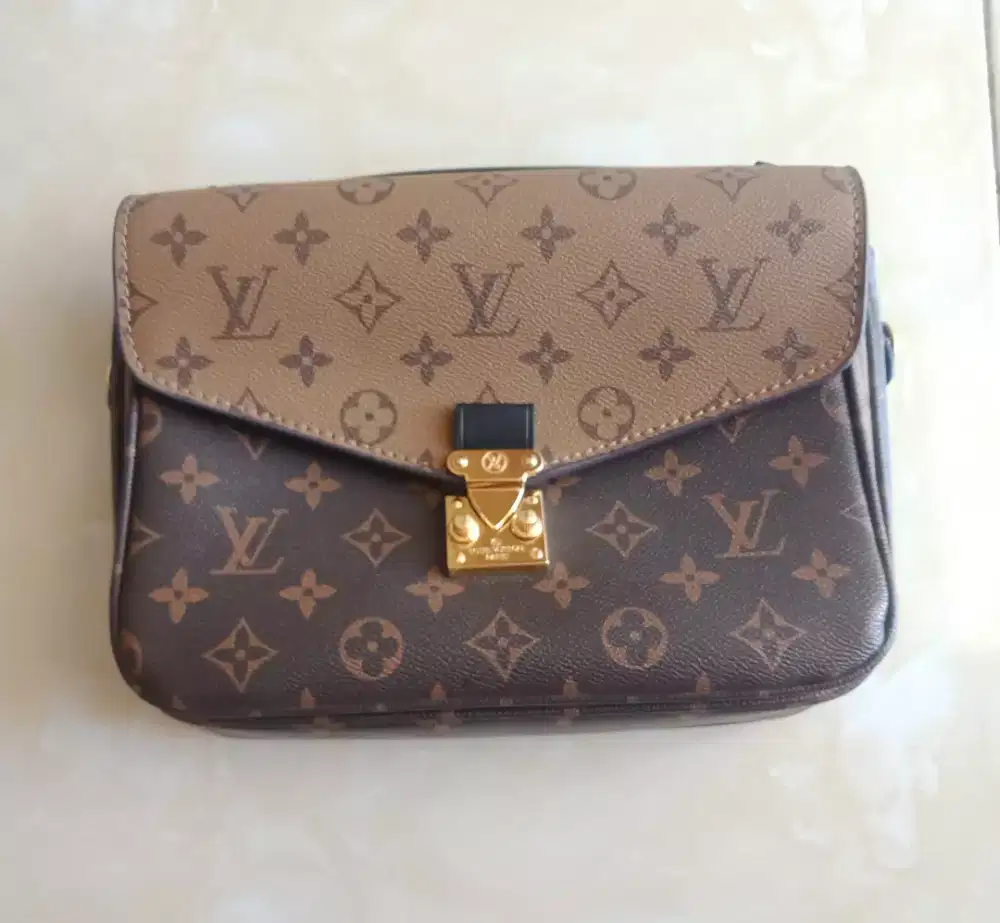 Jual Tas Wanita bekas bisa tentemg dan slempang