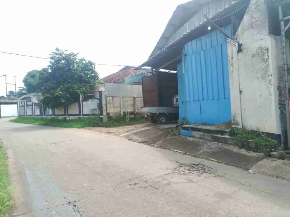 Gudang Dijual murah pinggir jalan raya akses kontainer