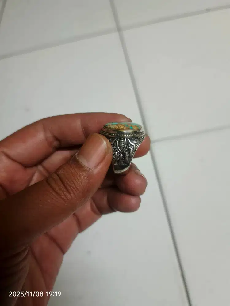 Pirus persia serat emas