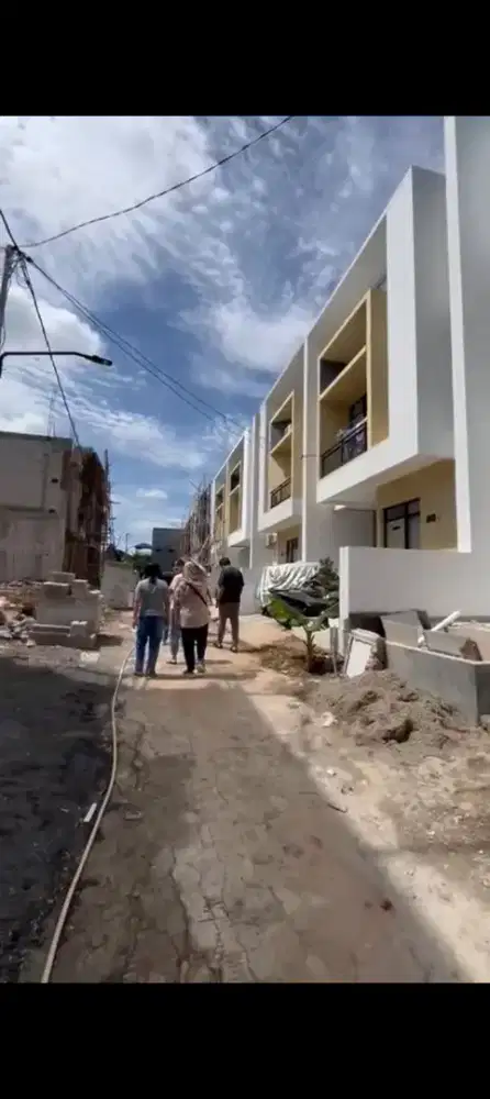 Cluster modern 2 lantai lokasi strategis