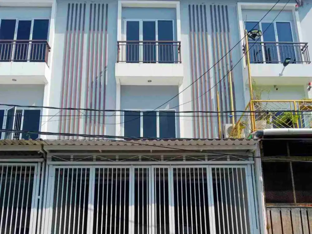 RUKO KOMERSIAL  BANGUNAN SEMI FURNISH 3,5 LANTAI DI CENGKARENG, JAKARTA BARAT