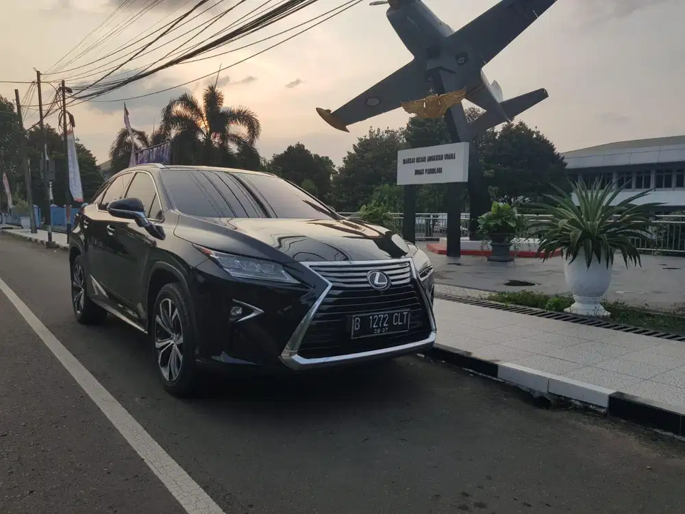 Lexus RX200t  RX 200t 4x2 Luxury AT Hitam 2016 low km good condition